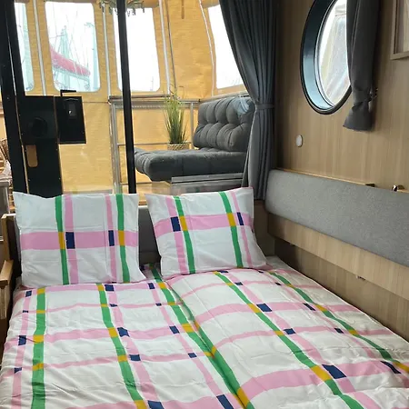 Maduco, Waterfront Krabben