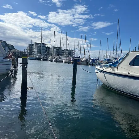Maduco, Waterfront Krabben